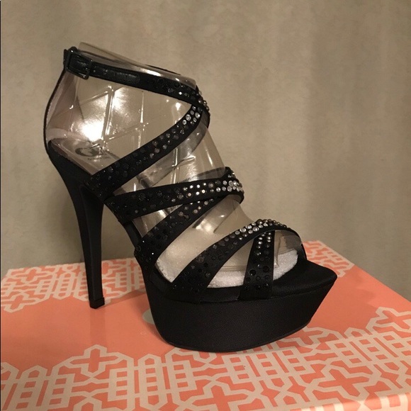 Heels - Picture 2 of 2